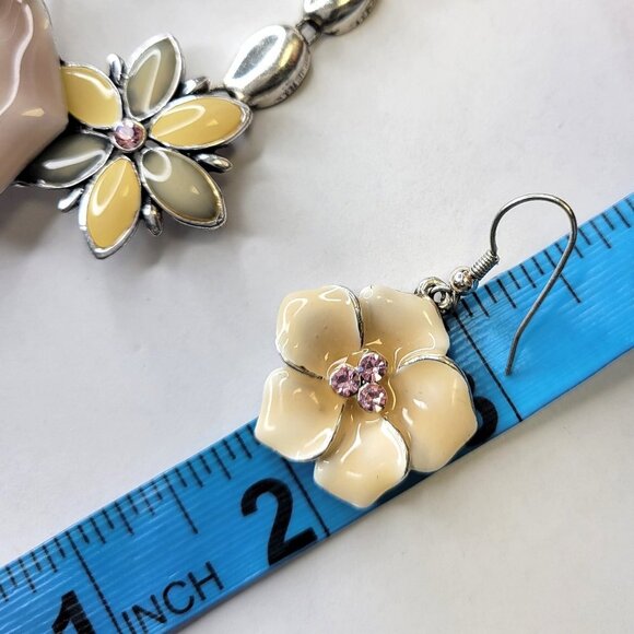 Floral Enamel Statement Necklace and Earrings Set - Picture 13 of 15